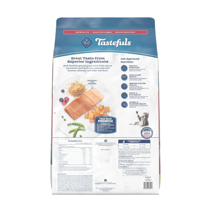 Blue Buffalo Tastefuls Chicken Dry Cat Food for Adult Indoor Cats, 7 lb
