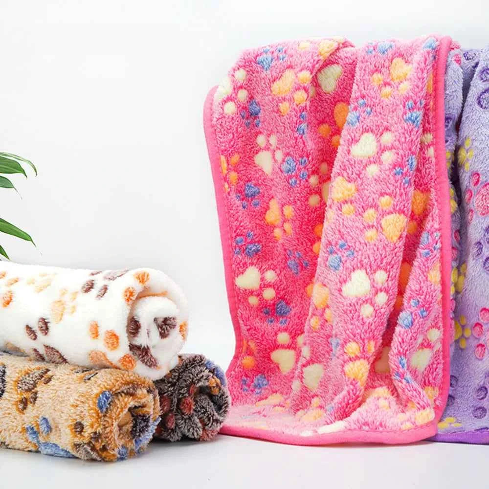 Soft Fleece Pet Blanket – Winter Warm Paw Print Sleeping Cover for Dogs & Cats