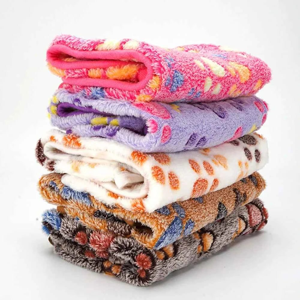 Soft Fleece Pet Blanket – Winter Warm Paw Print Sleeping Cover for Dogs & Cats