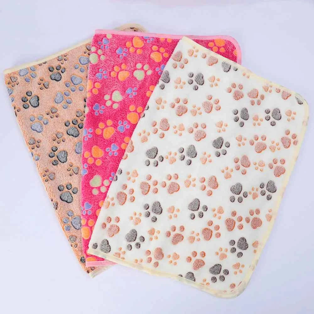 Soft Fleece Pet Blanket – Winter Warm Paw Print Sleeping Cover for Dogs & Cats
