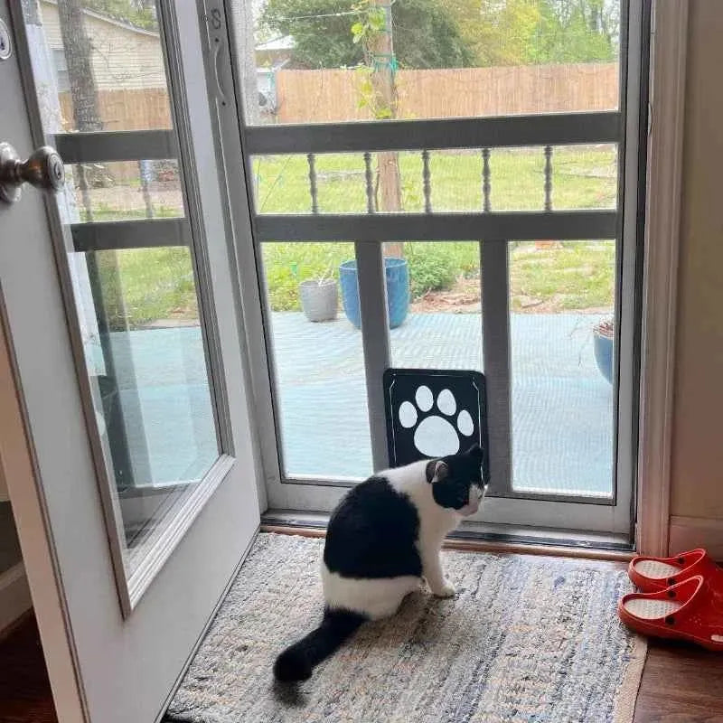 Lockable Magnetic Pet Door for Dogs & Cats – Easy-Install Screen Door & Window Access Gate