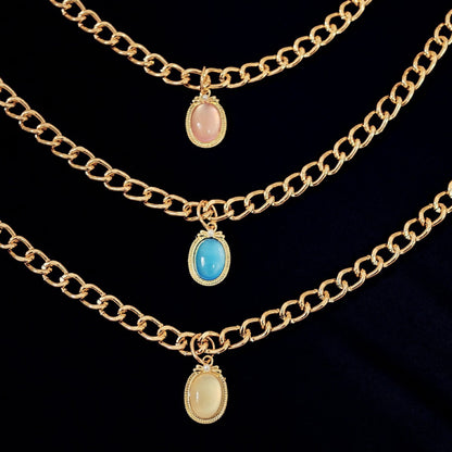 Pet cats belong to pendants